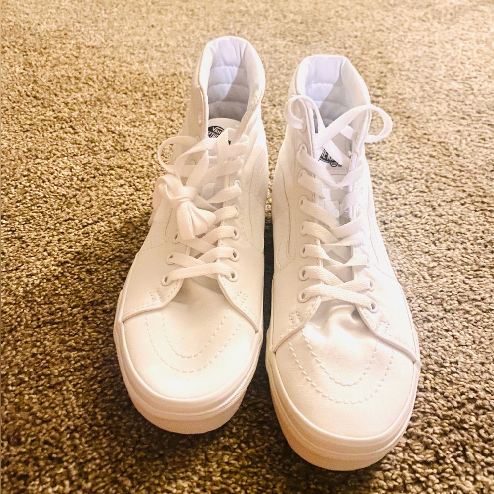 VANS Hi High Top White Canvas Sneakers
Womens size 9/ Men 7.5 NEW - Picture 8 of 8